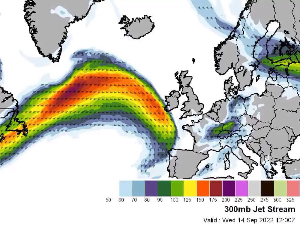 Meteo: anomalo flusso tropicale in Oceano spingera uragani verso Europa