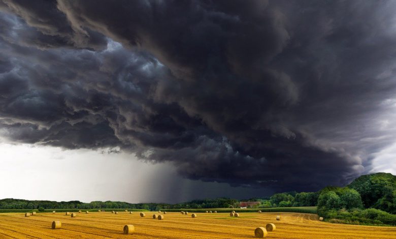 Arriva la "tempesta equinoziale" sull'Italia e l'estate batte in ritirata.