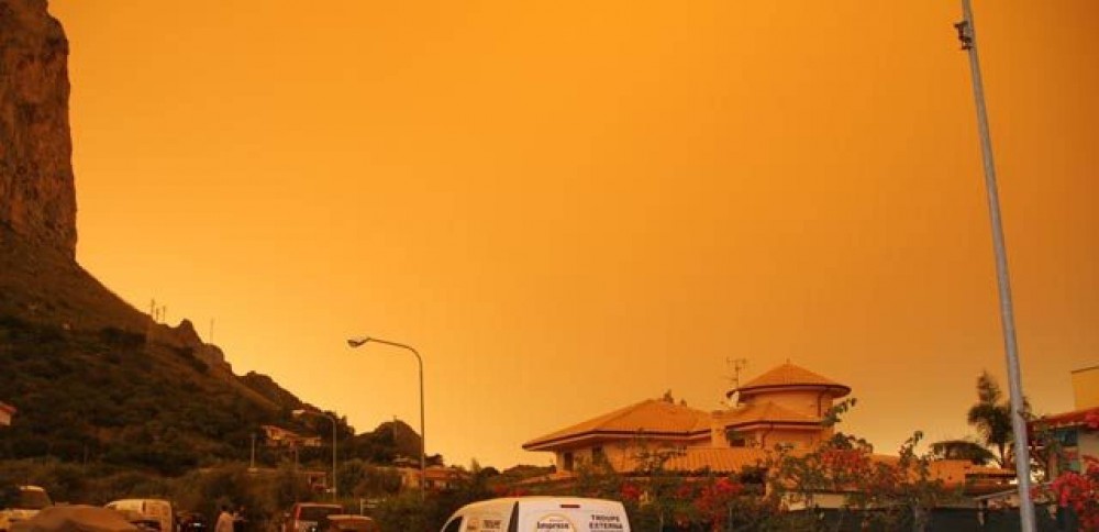 Cieli rossi in Sicilia a causa della sabbia del deserto