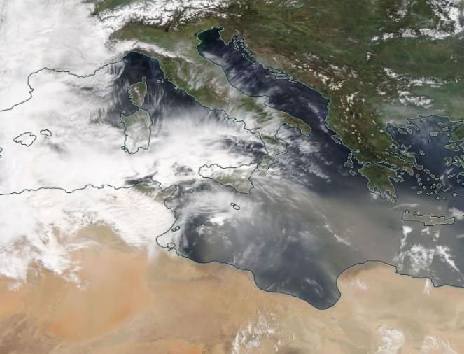 Oggi la pioggia potrebbe diventare rossa sull' Italia