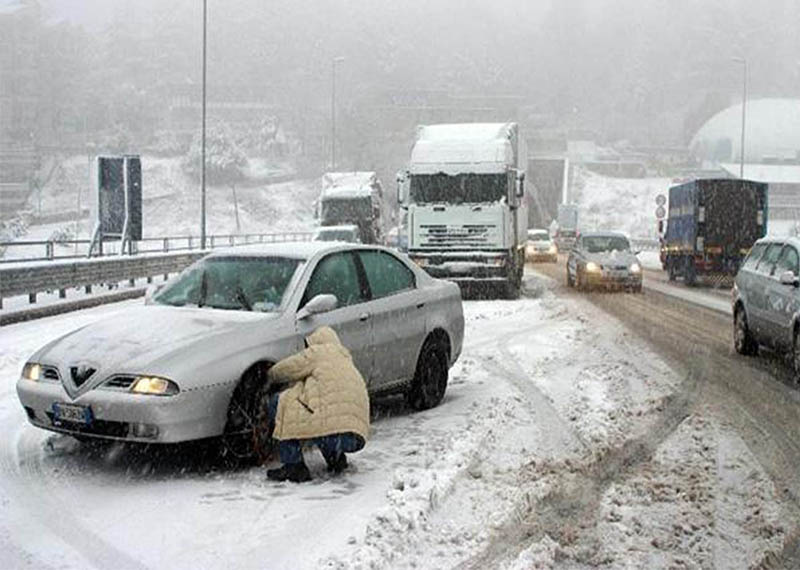 Freddo e neve in Appennino, fiocchi fino a quote basse.