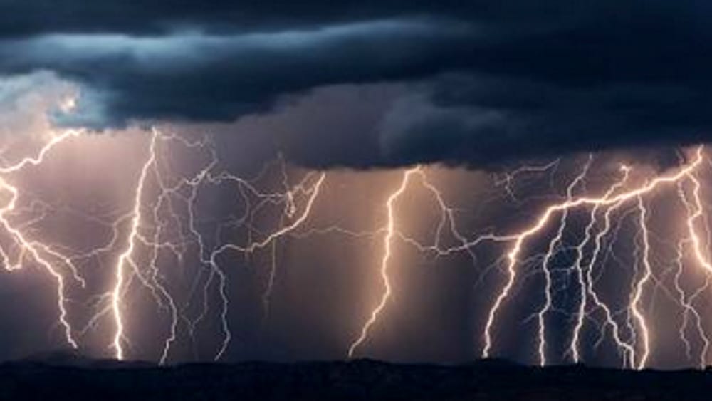 Le prossime giornate daranno spettacolo in cielo, cerchiamo di coglier egli aspetti positivi dell'instabilita, la pioggia e benefica se in giusta quantita. 