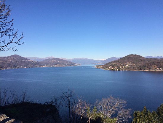 vista sul lago da Arona